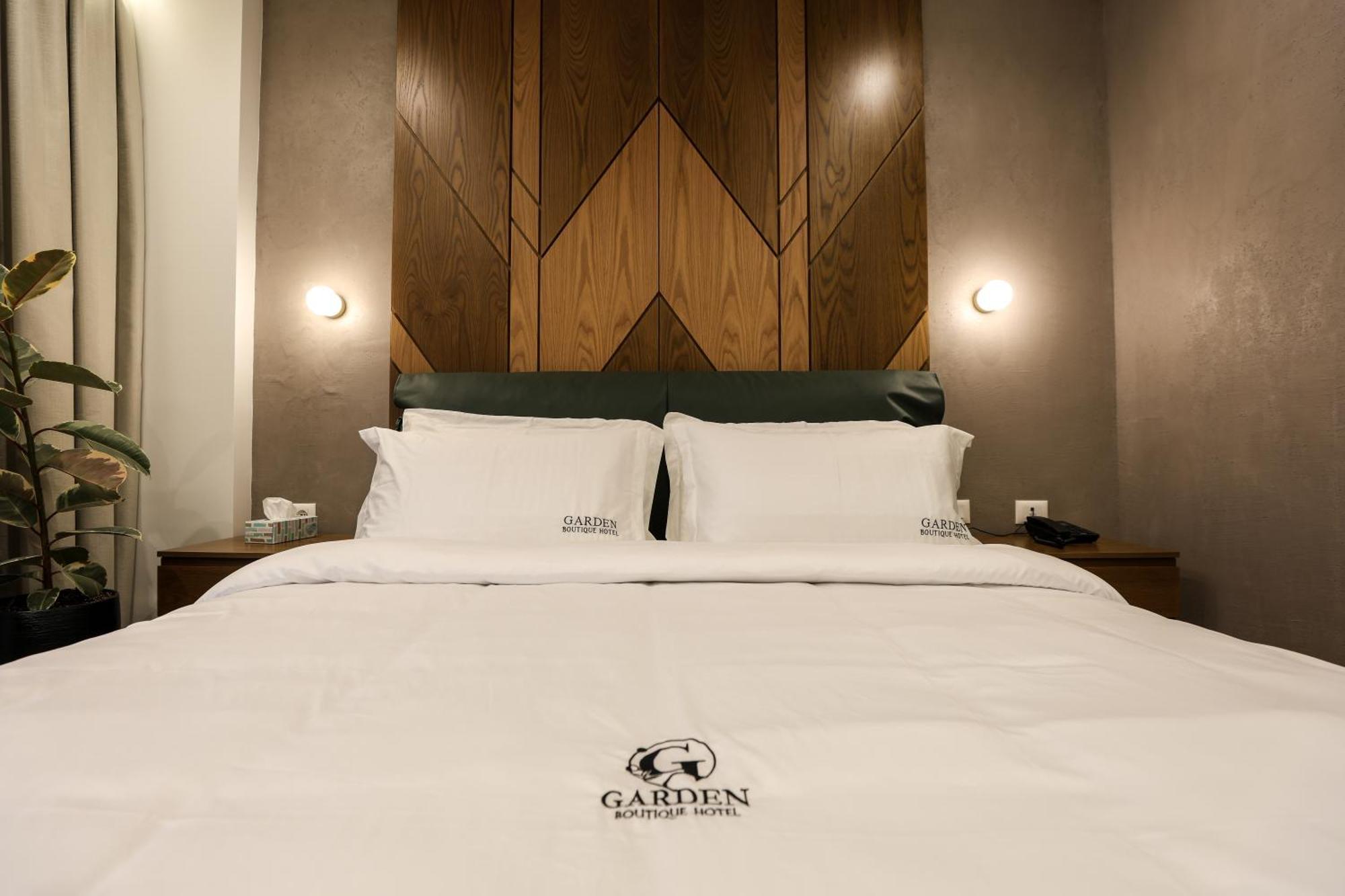 Garden Boutique Hotel Tirana Zewnętrze zdjęcie