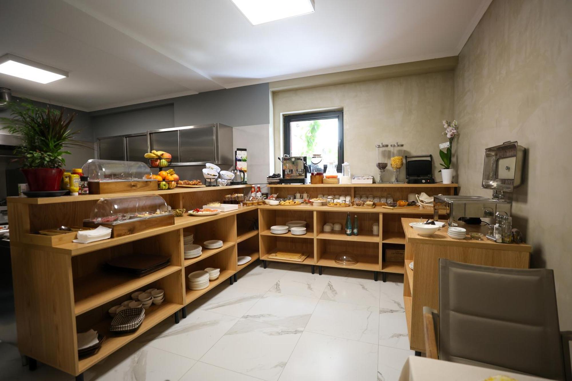 Garden Boutique Hotel Tirana Zewnętrze zdjęcie