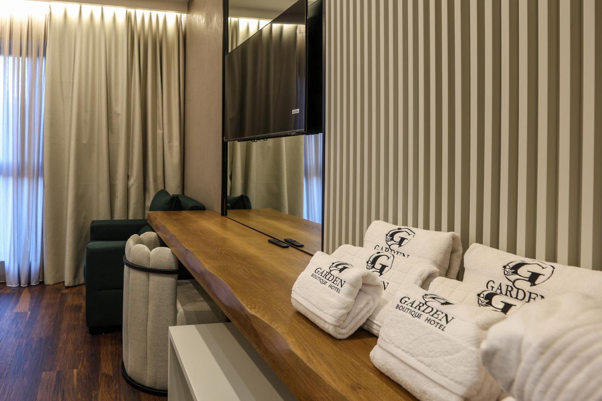 Garden Boutique Hotel Tirana Zewnętrze zdjęcie